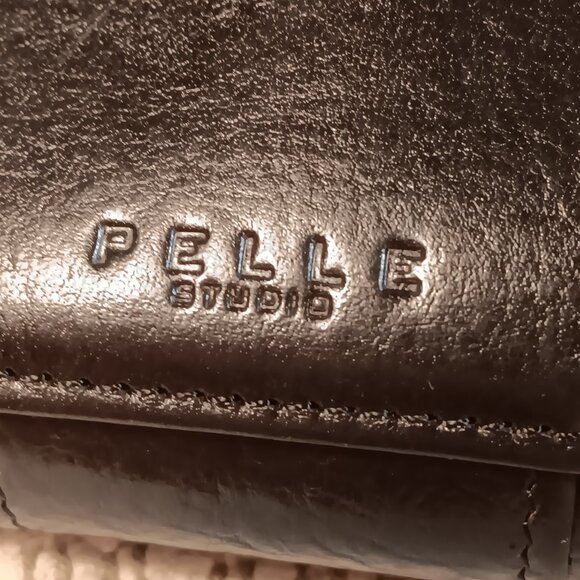 Wilsons Leather Pelle Studio black leather tri-fold wallet - Picture 10 of 11